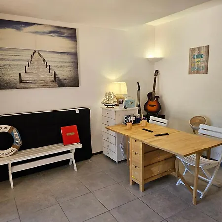 Presqu'ile De Giens, Maison Rdc Avec Acces Et Jardin Prives Sans Vis-a-vis, Piscine, Plages A 2 Min A Pieds Апартаменты Йер