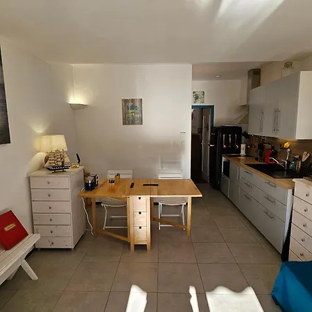 Presqu'ile De Giens, Maison Rdc Avec Acces Et Jardin Prives Sans Vis-a-vis, Piscine, Plages A 2 Min A Pieds * Йер